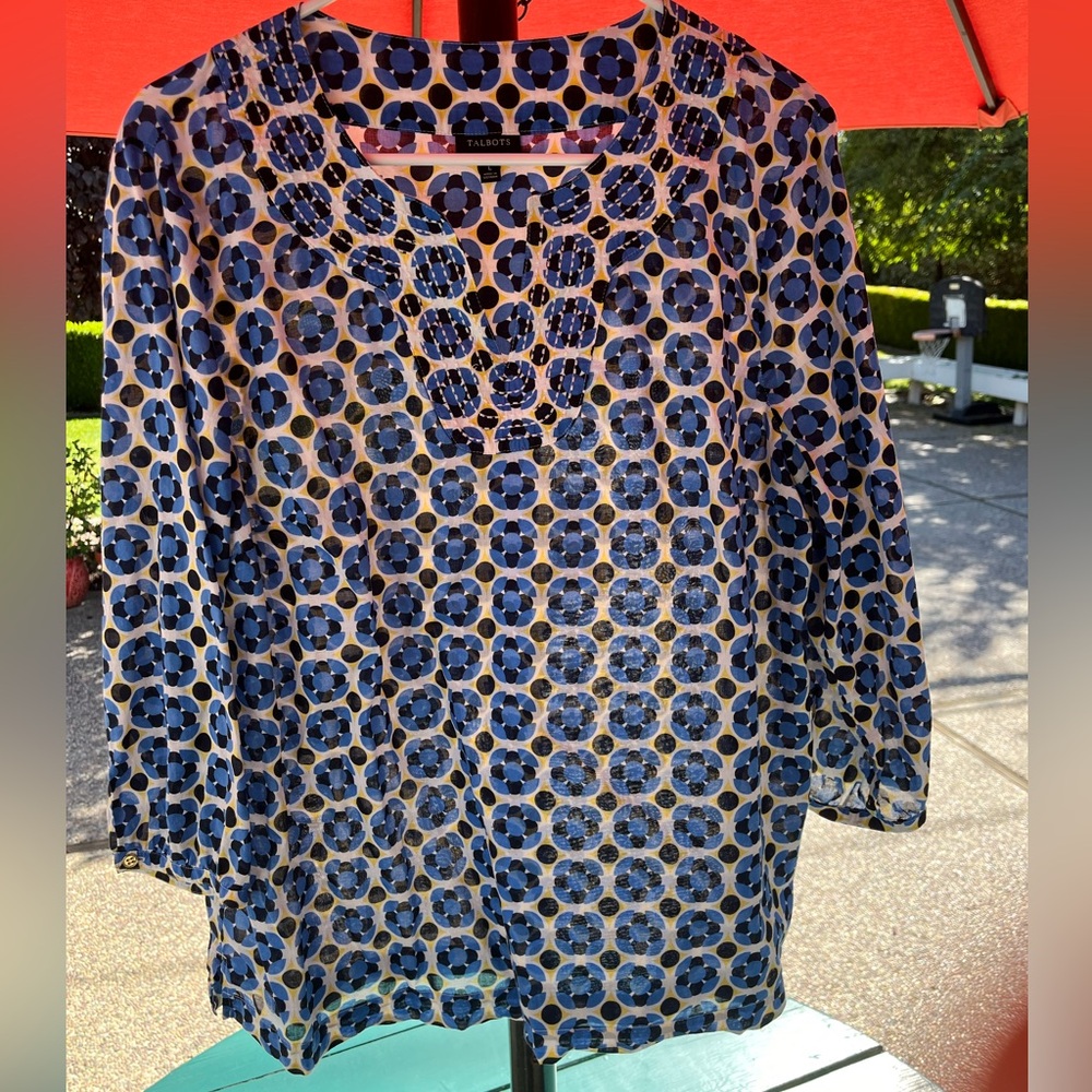 A Talbot’s Split Neck Tunic Blouse